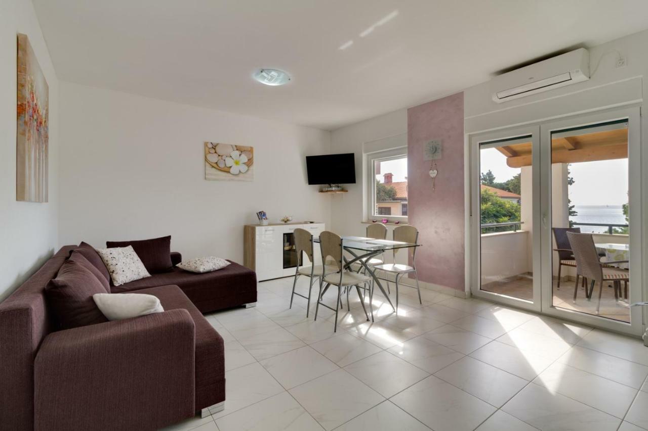 Apartments Tonka Near Beach And Sea Pula Extérieur photo