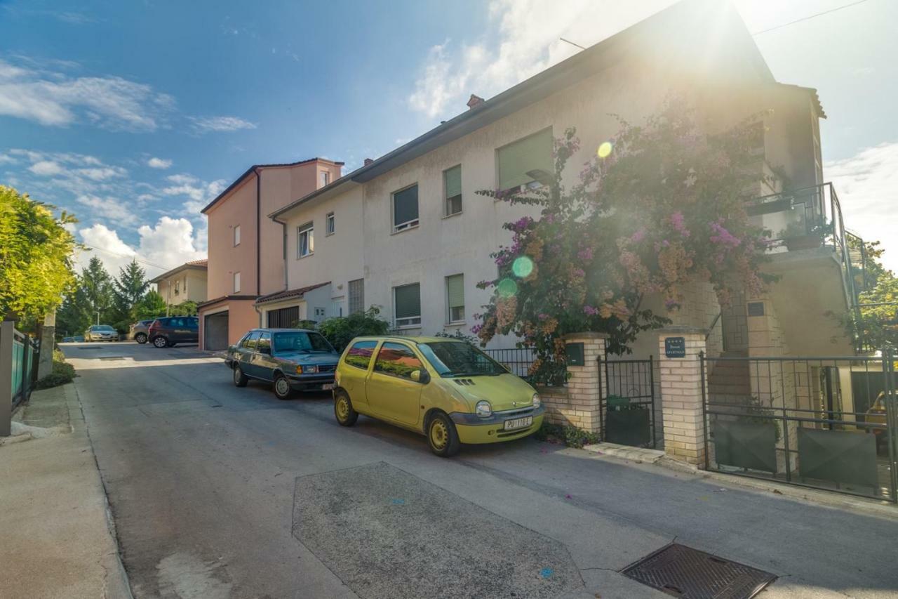 Apartments Tonka Near Beach And Sea Pula Extérieur photo